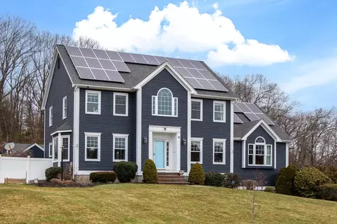 19 Red Gate Ln, Franklin, MA 02038