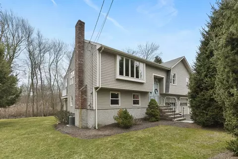 Exterior - 4 Coach Ln, Dedham, MA 02026 photo 5 of 9