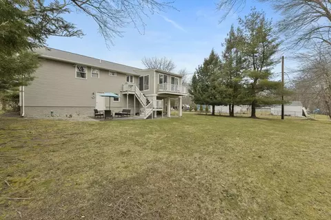 Exterior - 4 Coach Ln, Dedham, MA 02026 photo 8 of 9