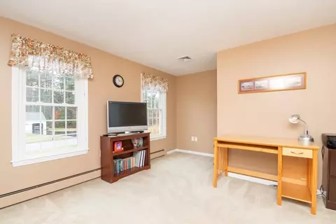 Living - 4 Arrowhead Rd, Walpole, MA 02081 photo 6 of 7