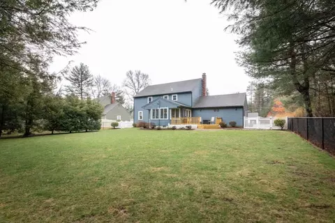Exterior - 4 Arrowhead Rd, Walpole, MA 02081 photo 3 of 5