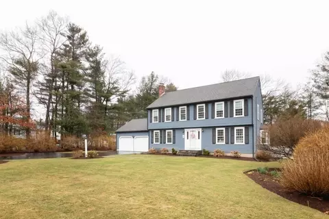 Exterior - 4 Arrowhead Rd, Walpole, MA 02081 photo 2 of 5