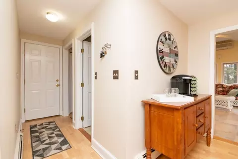 Entry Way - 4 Arrowhead Rd, Walpole, MA 02081 photo 2 of 3