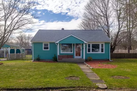 48 Wheelock St, Oxford, MA 01540