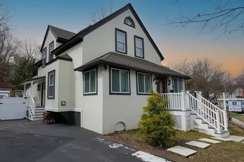 21 Englewood Ave, Worcester, MA 01603