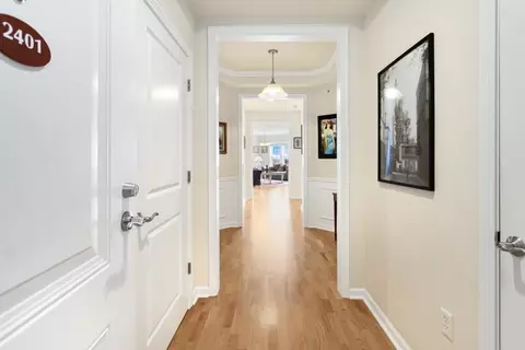 87 Clocktower Dr #401, Waltham, MA 02452