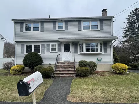 9 Karen Rd, Woburn, MA 01801