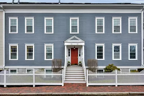 136 High St #4, Newburyport, MA 01950
