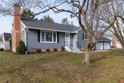 6 Denise Ct, Northampton, MA 01060