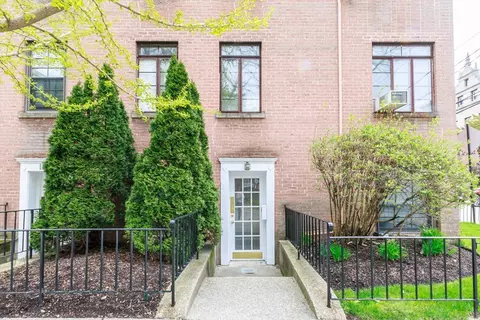 56 Garrison Rd #56, Brookline, MA 02445