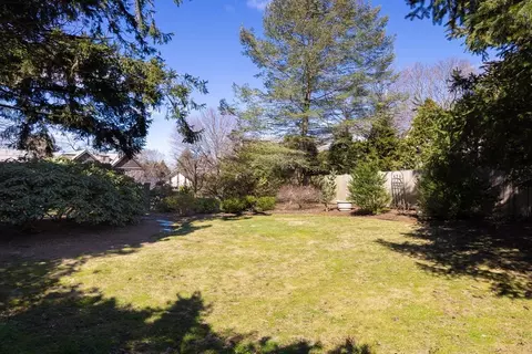 Exterior - 237 Dean Rd, Brookline, MA 02445 photo 2 of 4