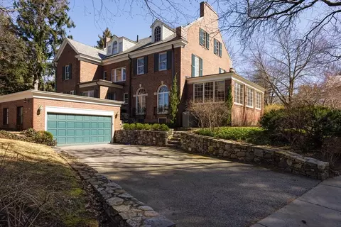 Exterior - 237 Dean Rd, Brookline, MA 02445 photo 4 of 4