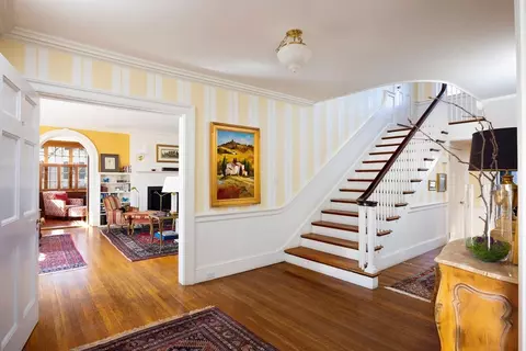Entry Way - 237 Dean Rd, Brookline, MA 02445 photo 2 of 3