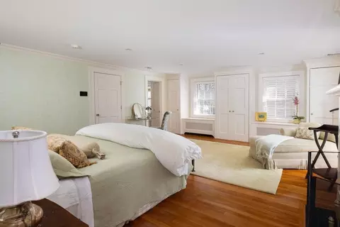Bedroom - 237 Dean Rd, Brookline, MA 02445 photo 2 of 6