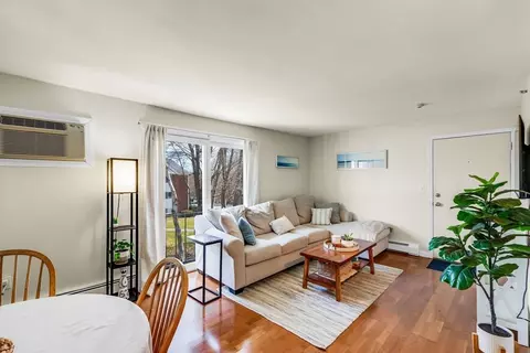 4 Birchwood Pt #304, Amesbury, MA 01913