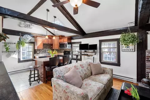 25 Lynde St # -R, Salem, MA 01970