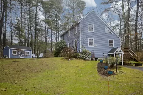 70 Aldrich St, Belchertown, MA 01007