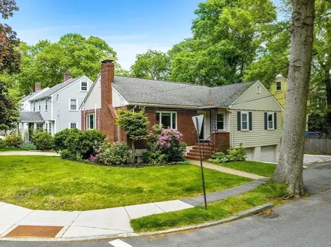 Exterior - 29 Payson Rd, Brookline, MA 02467 photo 9 of 10