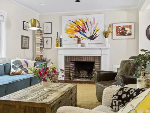 Living - 29 Payson Rd, Brookline, MA 02467 photo 2 of 4