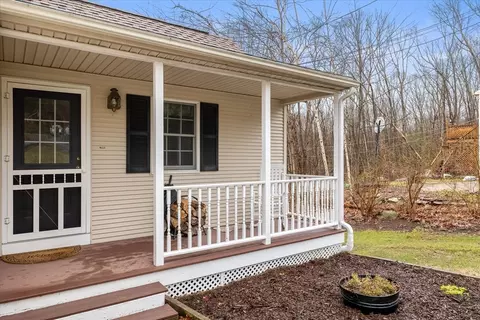 Exterior - 137 Sutton Rd, Webster, MA 01570 photo 4 of 8