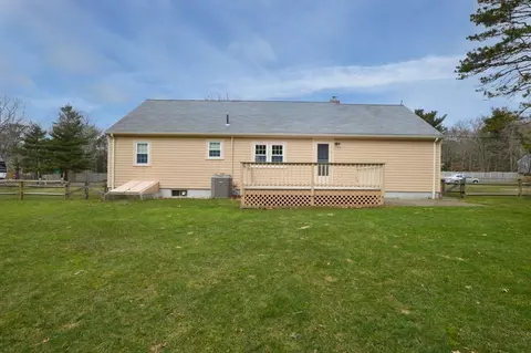 Exterior - 25 Pine View Dr, Barnstable, MA 02635 photo 3 of 4