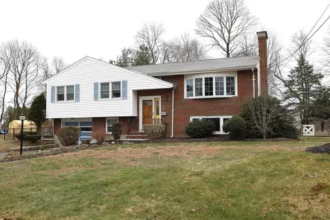 36 Tower Hill Rd, Braintree, MA 02184