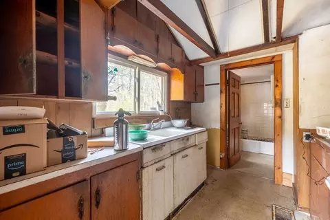 Kitchen - 10 Wildwood Ave, Upton, MA 01568 photo 1 of 3