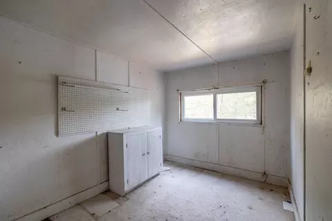 Exterior - 10 Wildwood Ave, Upton, MA 01568 photo 6 of 10