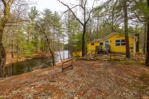 Exterior - 10 Wildwood Ave, Upton, MA 01568 photo 2 of 10