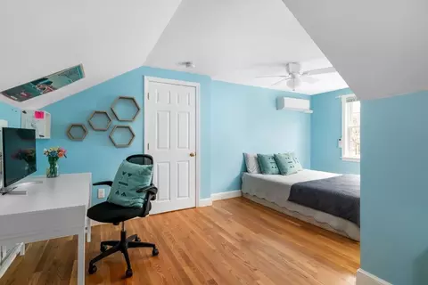 Bedroom - 6 Hazelwood Dr, Hingham, MA 02043 photo 3 of 4
