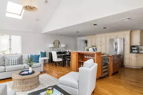 Living - 6 Hazelwood Dr, Hingham, MA 02043 photo 3 of 4
