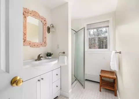 Bath - 6 Hazelwood Dr, Hingham, MA 02043 photo 3 of 3