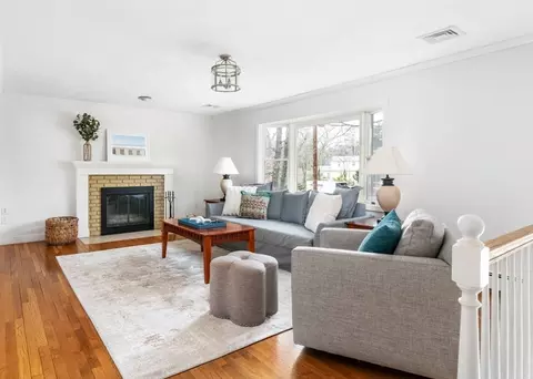 Living - 6 Hazelwood Dr, Hingham, MA 02043 photo 1 of 4