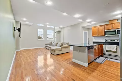 20-30 Daniels St #418, Malden, MA 02148