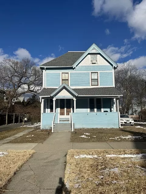 191 Thompson St, Springfield, MA 01109 photo 2