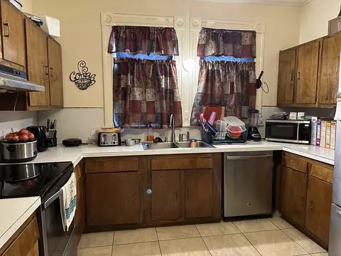 191 Thompson St, Springfield, MA 01109 photo 7