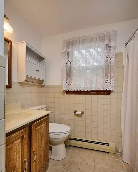 Bath - 155 Park St, Easthampton, MA 01027 photo 1 of 1