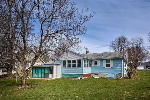 Exterior - 155 Park St, Easthampton, MA 01027 photo 6 of 7