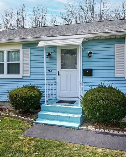 Exterior - 155 Park St, Easthampton, MA 01027 photo 3 of 7