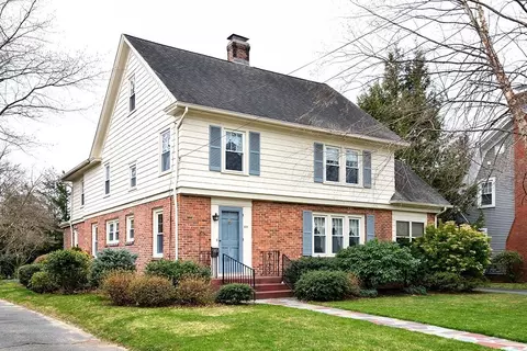 69 Greenacre Ave, Longmeadow, MA 01106