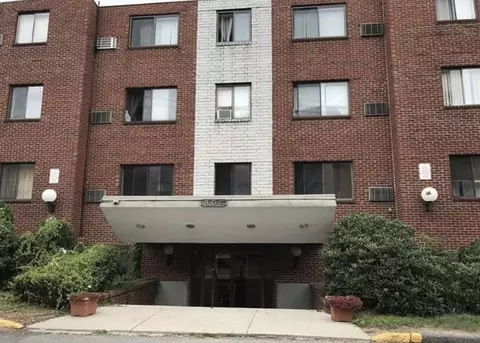 800 Governors Dr #8, Winthrop, MA 02152