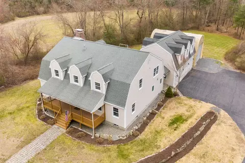 16 Brownfield Dr, Bridgewater, MA 02324