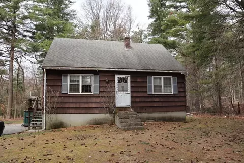 126 North St, Norfolk, MA 02056