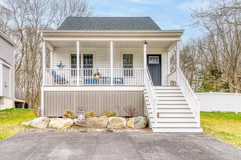 726 Dighton Ave, Taunton, MA 02780