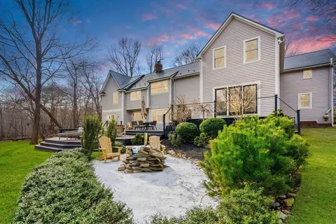 Exterior - 2 Spring Ave, Hamilton, MA 01982 photo 9 of 9