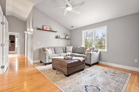 Living - 2 Spring Ave, Hamilton, MA 01982 photo 5 of 7