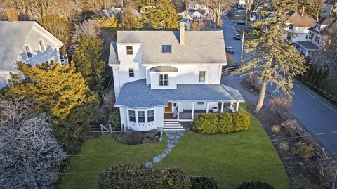 18 Devereux St, Marblehead, MA 01945