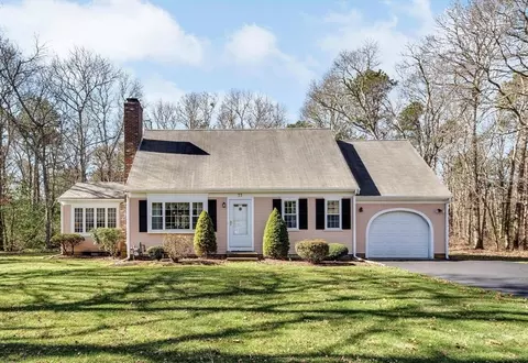 77 Saint Antons Way, Barnstable, MA 02648