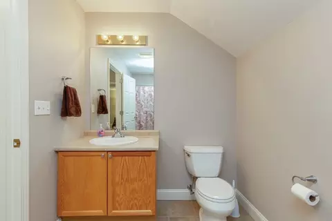 Bath - 3 Blackford Ln #3, Epping, NH 03042 photo 5 of 6