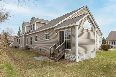 Exterior - 3 Blackford Ln #3, Epping, NH 03042 photo 9 of 10